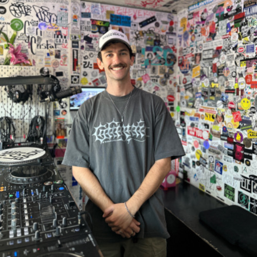 Signal Boost with Jeremy Stern @ The Lot Radio 08-11-2025