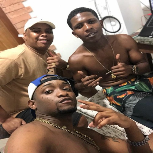 Mc RB - Ta Subindo O Morro Pra Senta (Dj Saha Dj Mec Mec)