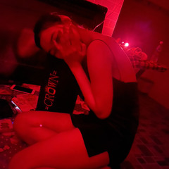 nst bay phòng - thấy cô tiên trên đồng cỏ xanh - Bé Hân 16 tủi