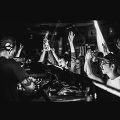 HATCHA B2B SKREAM FT MC MIGHTY MOE - KISS FM ( 2008/09 )