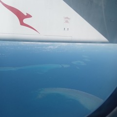 Munda Holiday (feat. WOLFGANG)