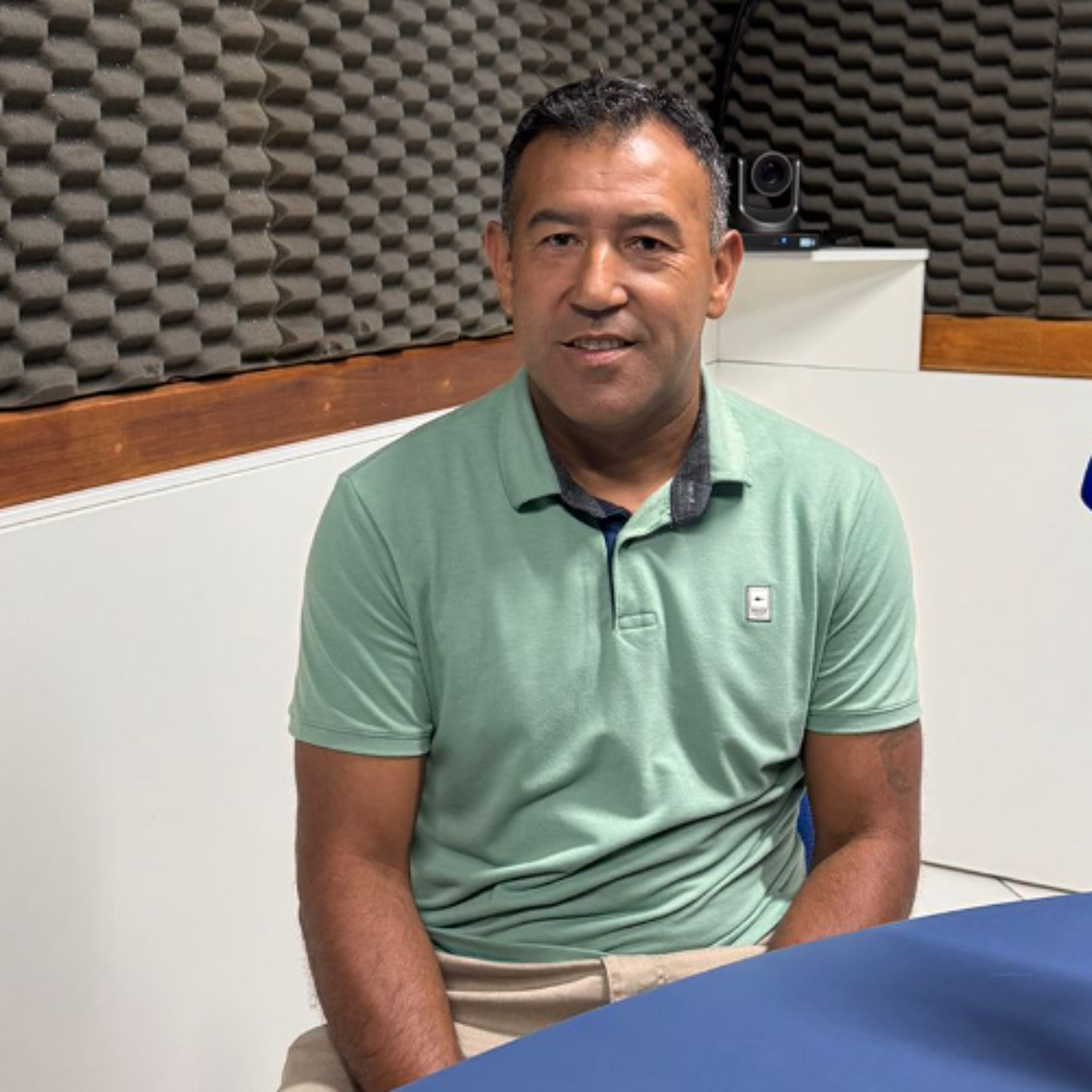 Tininho nega e rebate críticas sobre interferência em obra de instalação de caixas d’água episode artwork