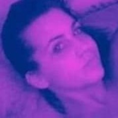 Mimi Mercedes - Kuchke ali zvuci kao da bi bila u Pizza Parlor u Club Penguinu