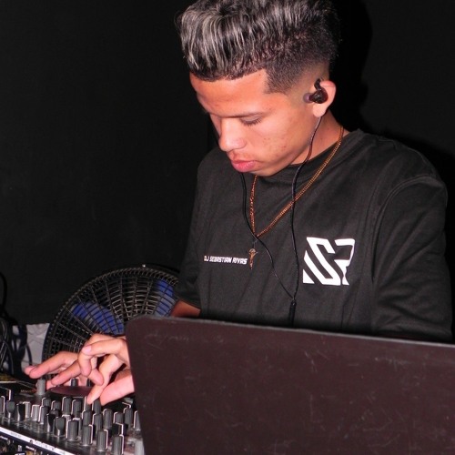 Live set in Valencia💃🏻🕺🏻