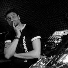 stra!ght_outta_EAST__05.04.2k22_[WACHdurchKRACH].mp3