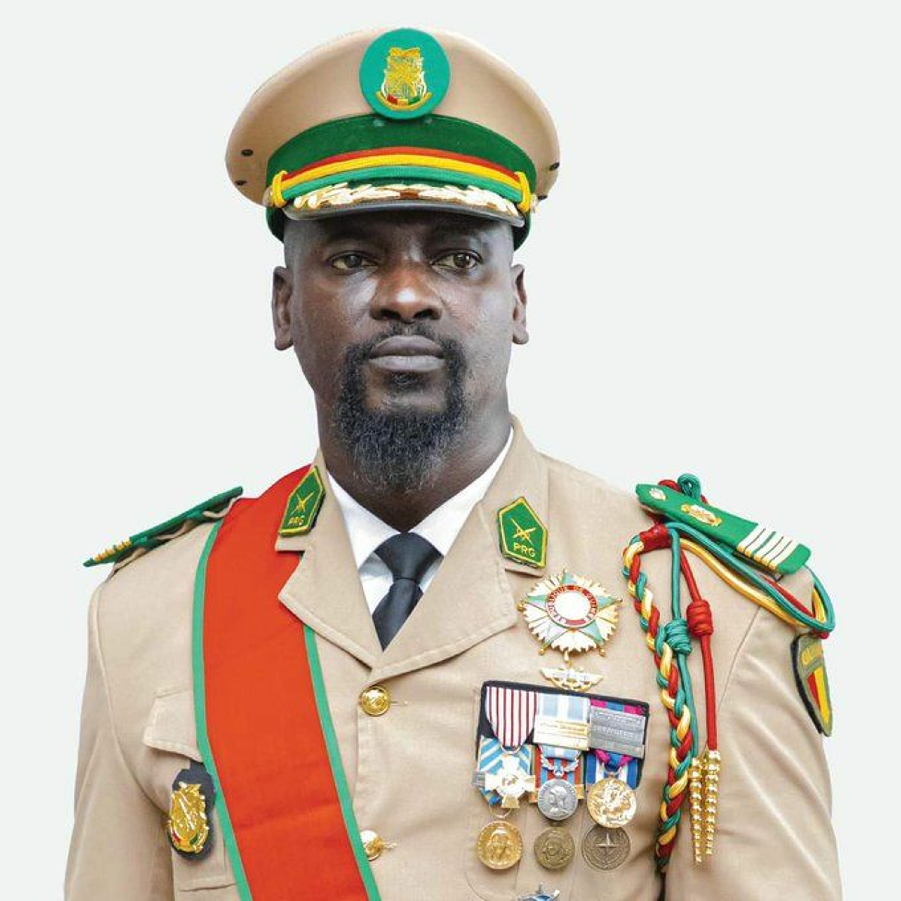 Guinée : Mamady Doumbouya Élévé Au Grade De Général De Corps Armée episode artwork