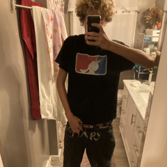 Stayoutmyway (feat. Sliccx)