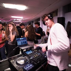 College Bar