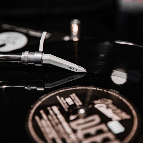 Vinyl Only Deep Driving Peaktime Techno DJ Set