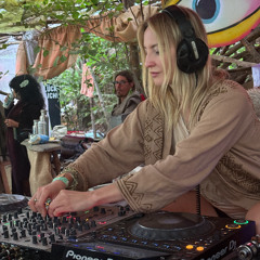 Garbicz Ambient Floor 2025 Iana Go and Doron Eisenberg