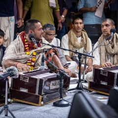 Kirtan Premi, Chaitanya Hari & Stoka Krsna - Damodarastakam At Kirtan Rasa 2.12.21