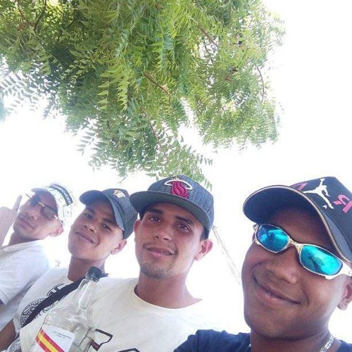 LA LEALTAD ES UNA PALABRA, Y UNO EL SIGNIFICADO (🤜🏻🤛🏻).🖤.