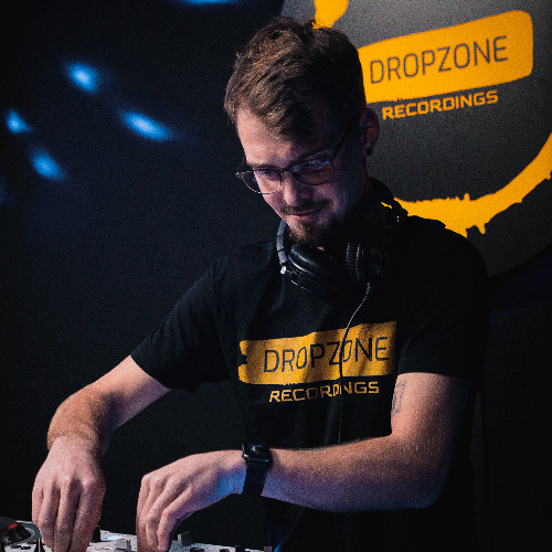 MIQ X DROPZONE RECORDINGS