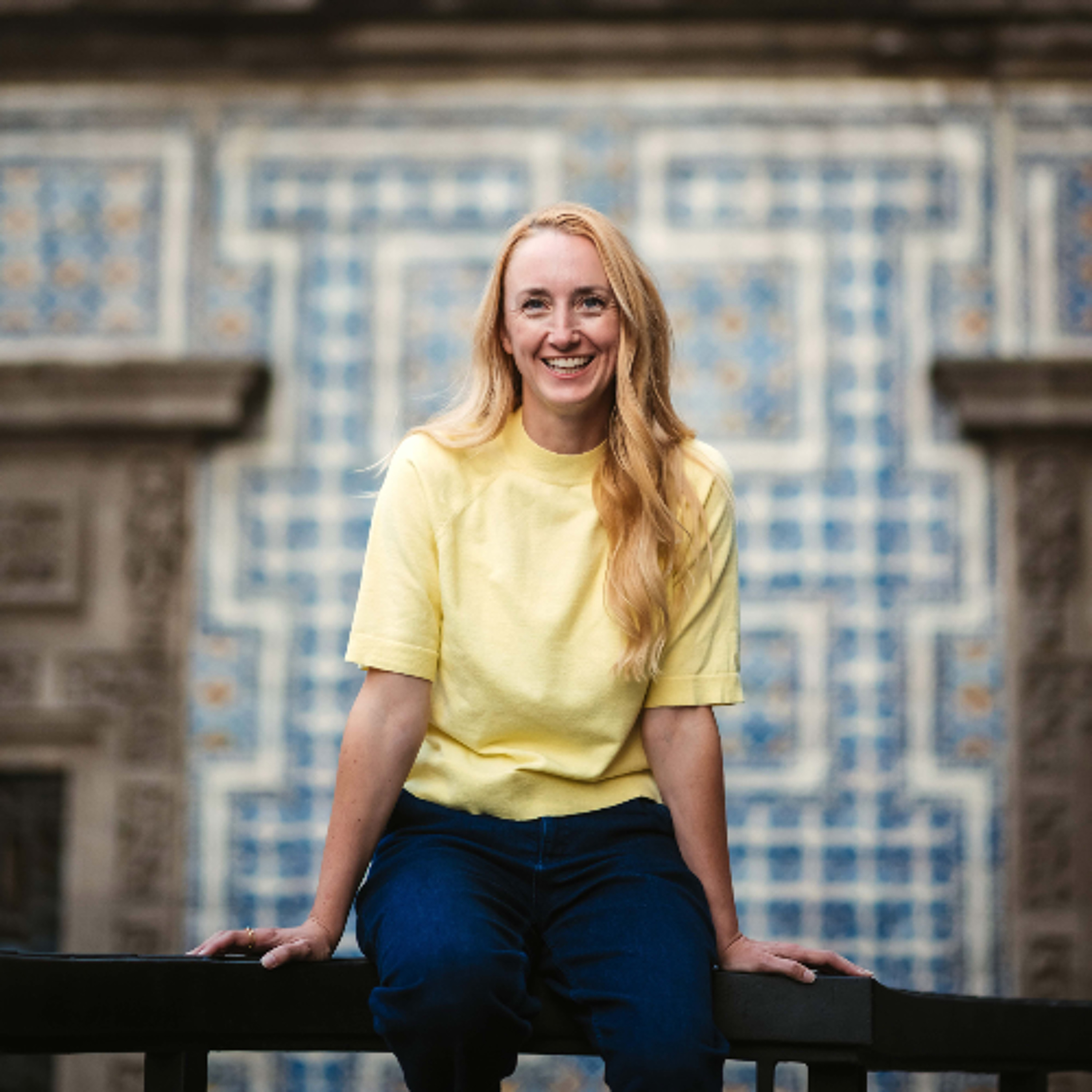 When Her Old Life Fell Apart, Tanya Fraser Chose to Travel - And Write. episode artwork