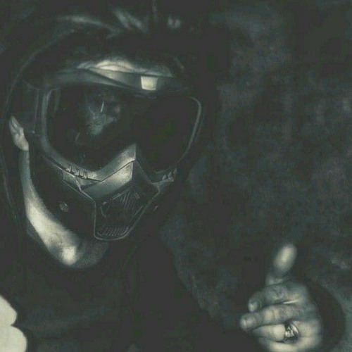 واقف مصدوم في مرايتي  2021