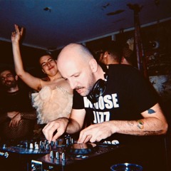 This is not a techno set (sorry)