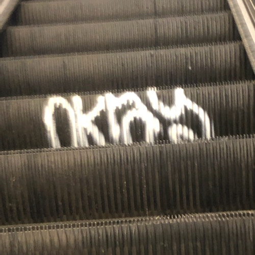 𝙿𝚁𝙴𝙲𝙸𝚂𝙴𝙻𝚈 𝙵𝚁𝙴𝙴𝚂𝚃𝚈𝙻𝙴