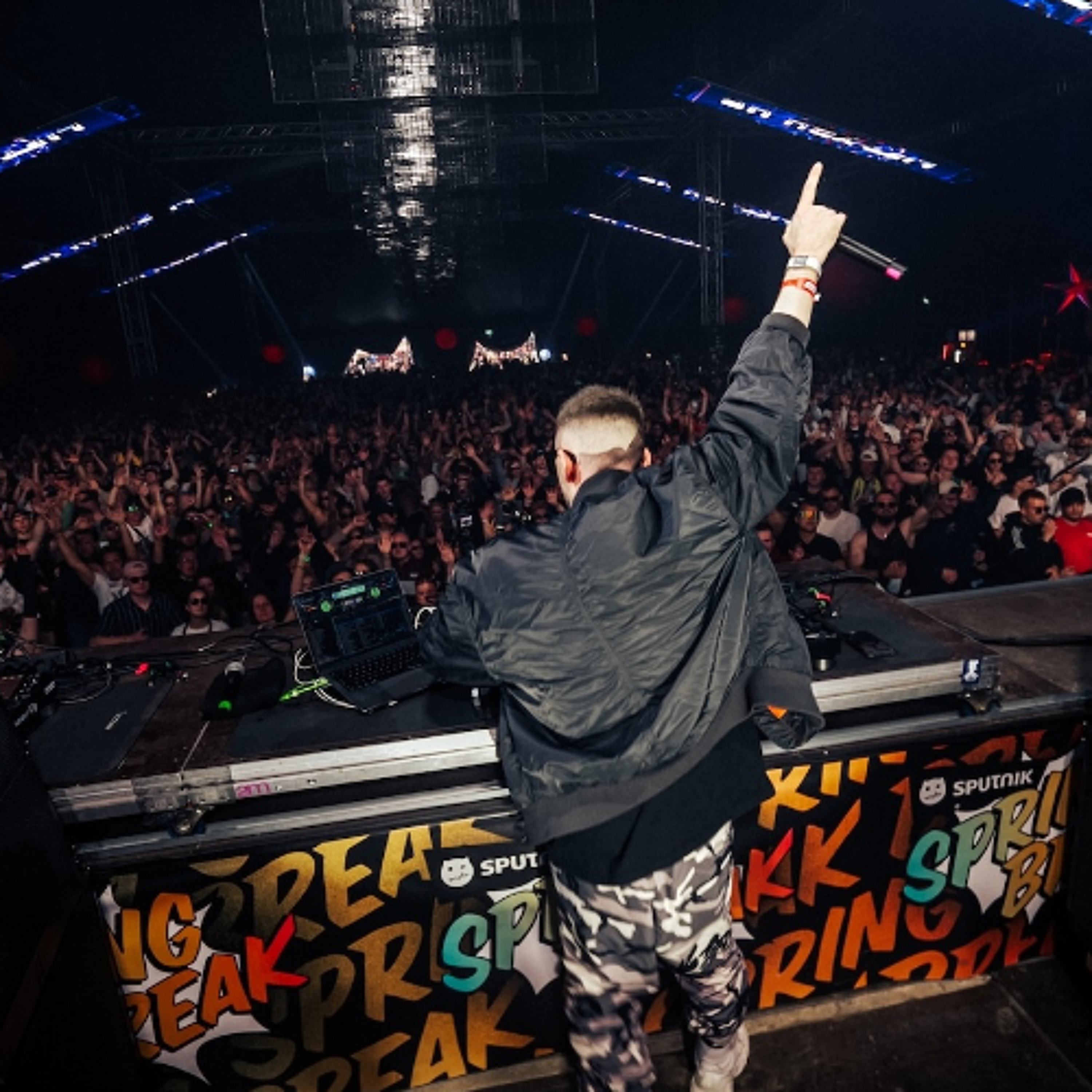 ESKEi83 RADIO (LIVE DJ MIXES)