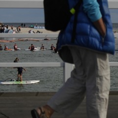 miała być kaczka ale zdjęcie mi się nie pobrało i jest pani na molo