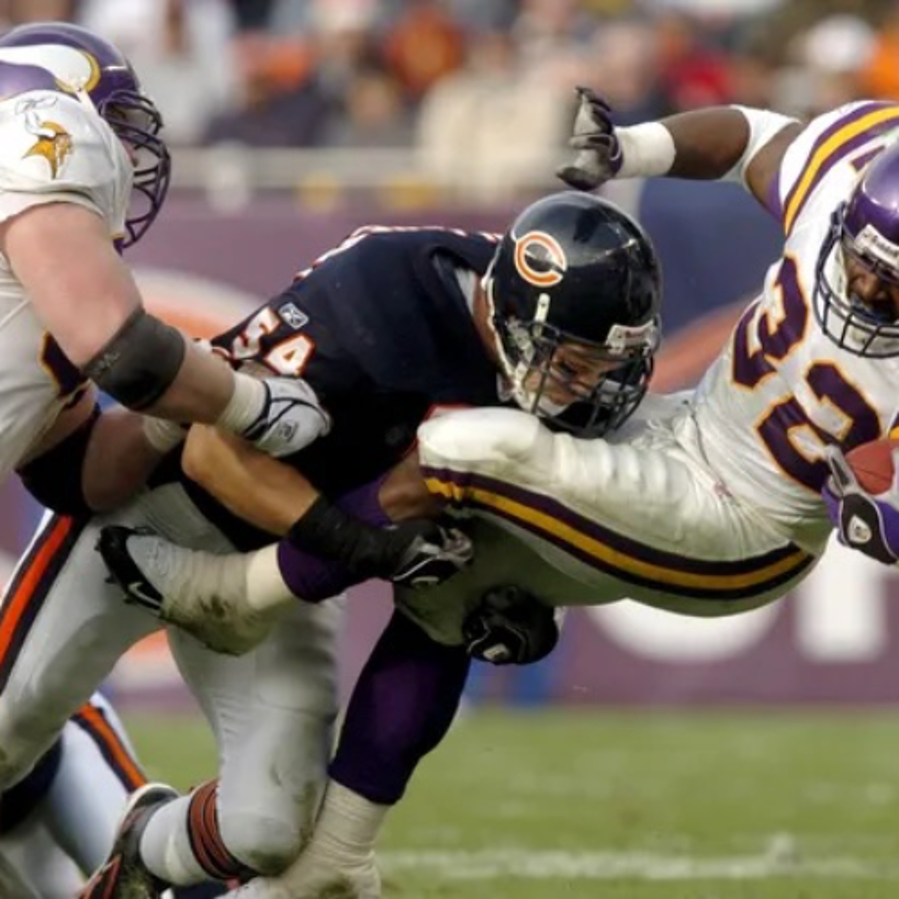 E489 - What Makes a Champion - with NFL Hall Of Famer: Brian Urlacher