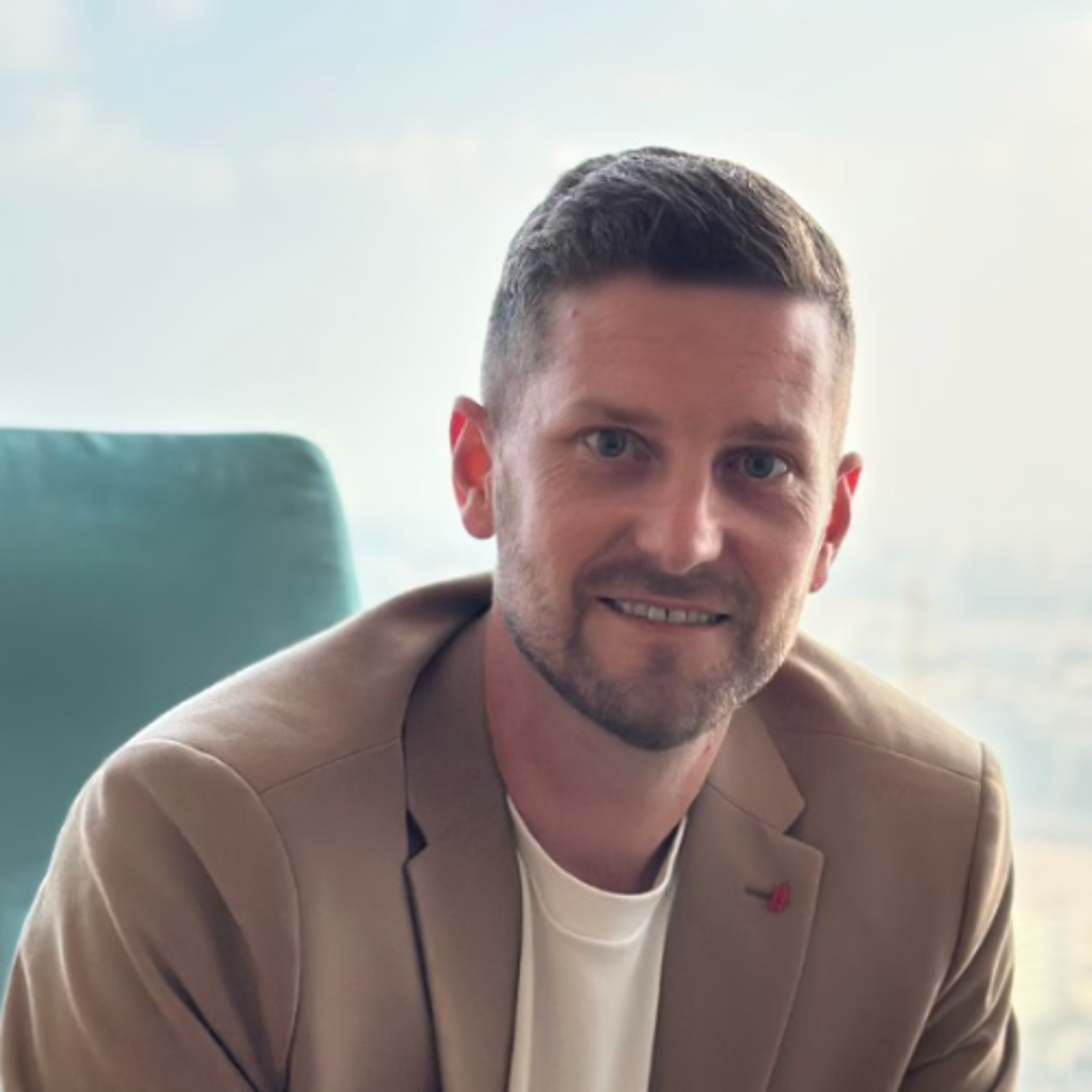AI in hospitality and usefool tools to scale a business with Marc Reineke (19.11.25) episode artwork