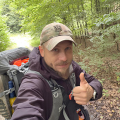 З України до Європарламенту пішки: ветеран Андрій Маджаров іде 1500 кілометрів, щоби привернути увагу до війни