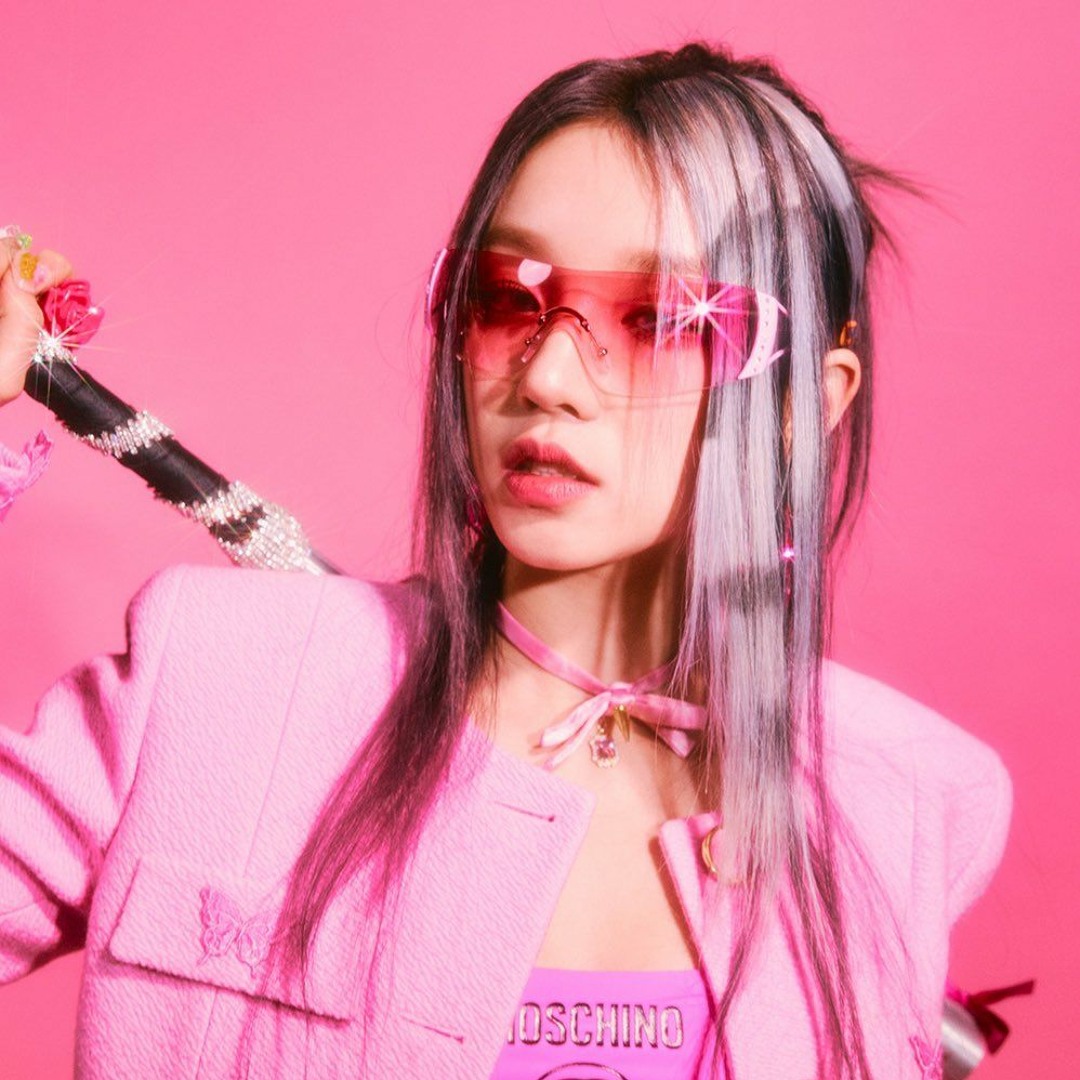 Stream 여자아이들 g-idle '퀸카 queencard' x 2ne1 'fire' by