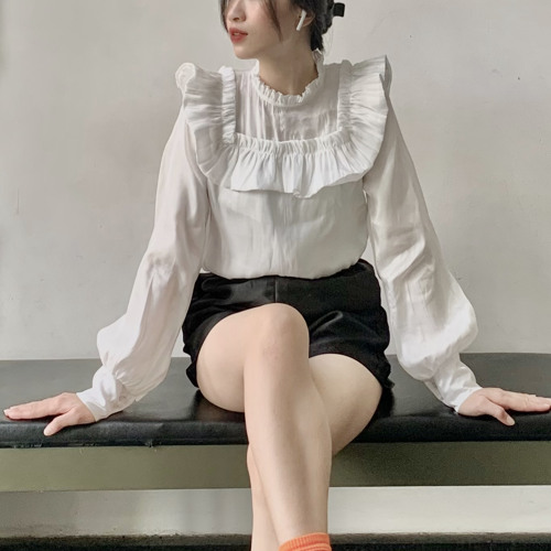 Người ta đâu thương em - Lyly