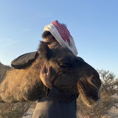 قالت احبك عشانك تحب الصفر❤️.