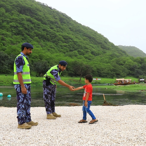 شرطة عُمان السلطانية تُعزز جهودها لإنجاح موسم خريف ظفار2023