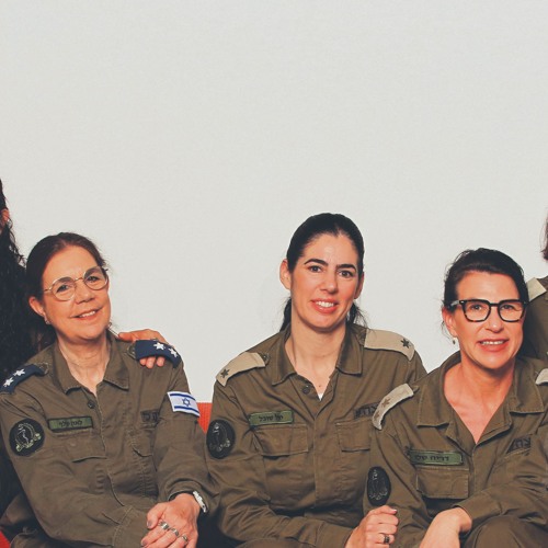 הקצינות שמקבלות את החטופים ששוחררו מספרות על המפגשים הדרמטיים, השאלות הקשות של שורדי השבי והדילמות המקצועיות