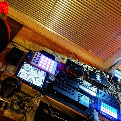 M 4 G 1 4  001 - #GMDL1VE // DAWLESS FREESTYLE JAM