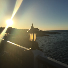 Unis par mille adieux