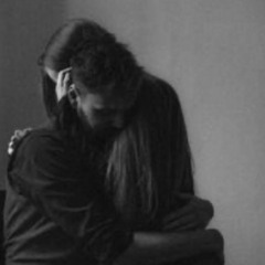 جيتك مقيدني هواي لسجونك😔.