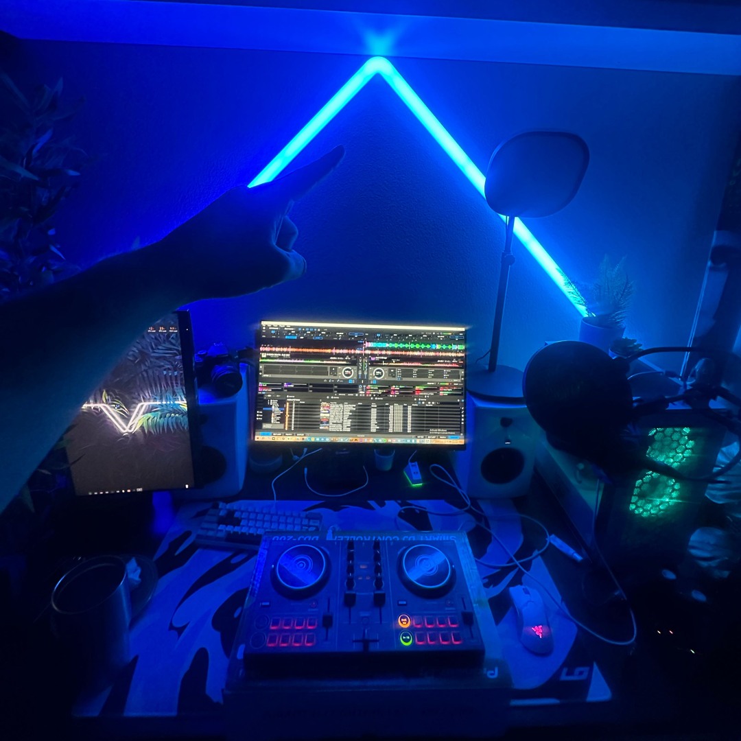 Stream Tswizz | Listen to NYE Set playlist online for free on SoundCloud