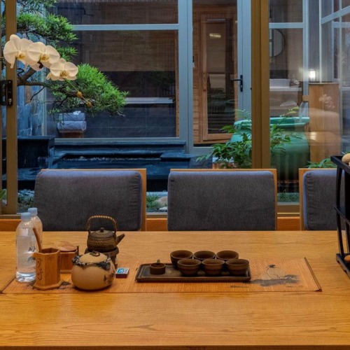 hom qua quy moc khoc