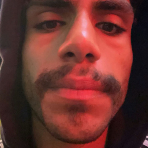 يظل للموت قلبي ما يحب غيرك 🔒