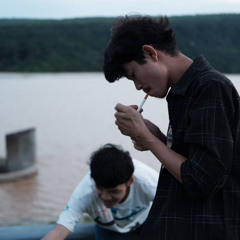 สโมสรพนักงานสูบยา - ดีเจอ๋องแอ๋ง สบัดแผ่น Feat.บูมเดี่ยว (Official Music Video) (320 kbps) 2.mp3