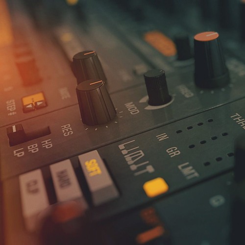 Drums + Synth Loop (OFF / ON)