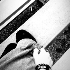 blood dripping down ur arm