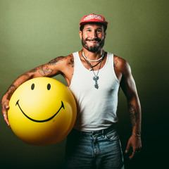 Sesión mañanera con el café en la mano