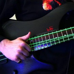Slap bass with NEON STRINGS sounds dangerously FUNKY (Charles Berthoud)