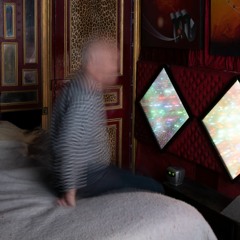 Derrière la porte bleue