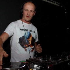 GRAAT INVITES THE DREAMER ON TOXIC SICKNESS / AUGUST / 2022