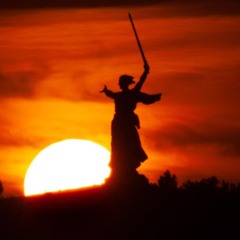 Колонны шли от Брянска и Ростова ...