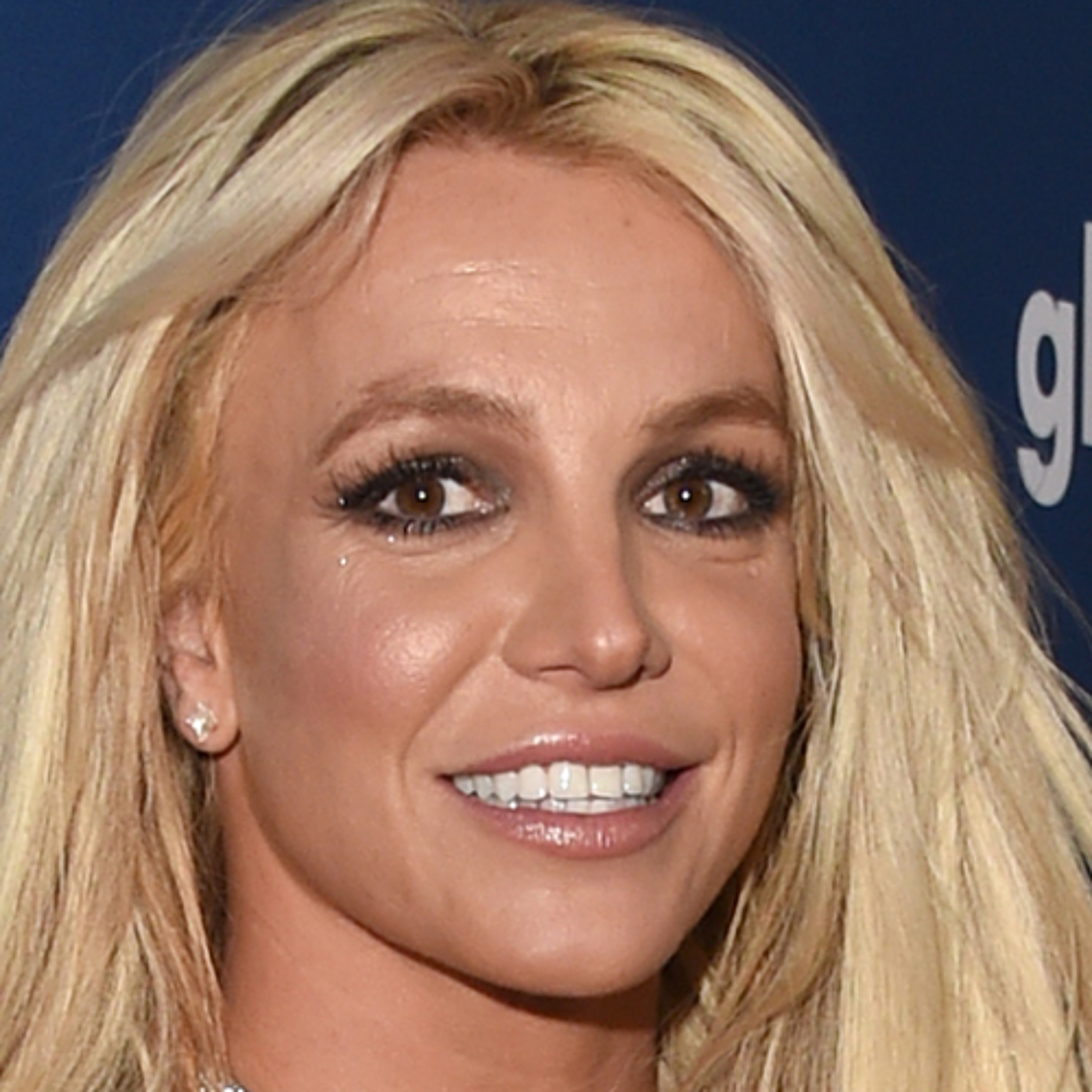 Britney Spears sells rights to entire music catalogue episode artwork