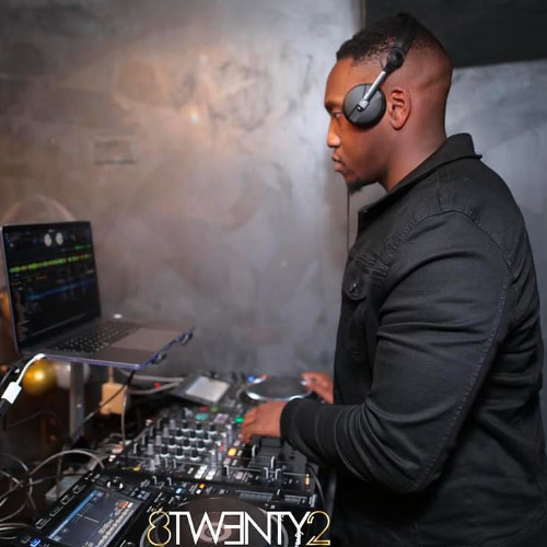 Selecta Jay Live @ 8Twenty2 Hosted by Belaire (Afrobeats)