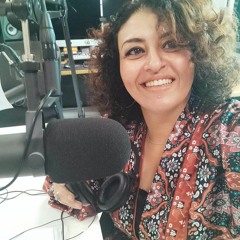 صالة أخبار بديلة: أكتبُ عن الزوارقِ والمروحياتِ التي في عينَيَّ. بقلم وصوت سلمى أنور