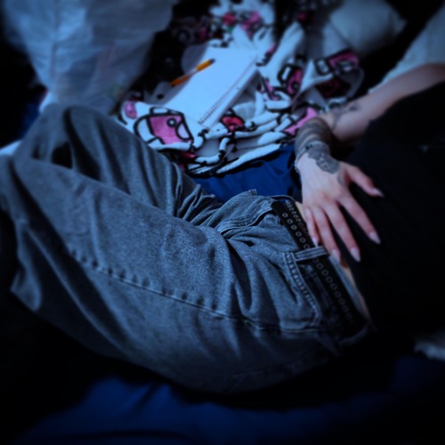 self loading image - tune in the night