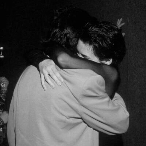 أنا لو كان بيديني غرامك كنت أمنعني..